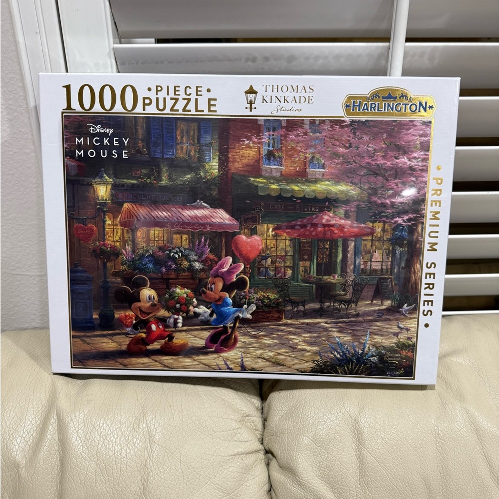 Thomas Kinkade 1000 Piece Disney Mickey Mouse Puzzle